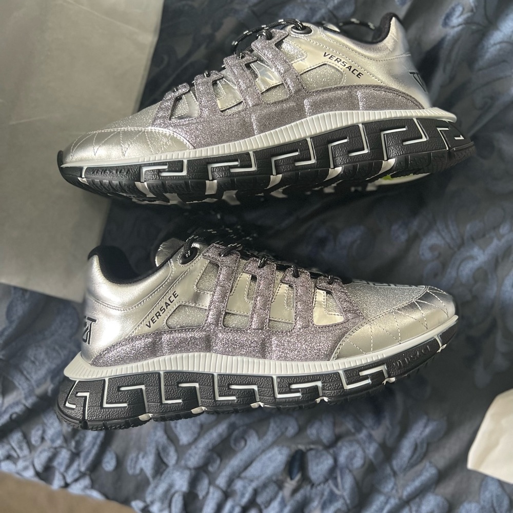 Versace shoes size 13/14. Only worn for an hour.
